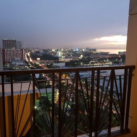 Admiral Baysuites Manila Bagian luar foto